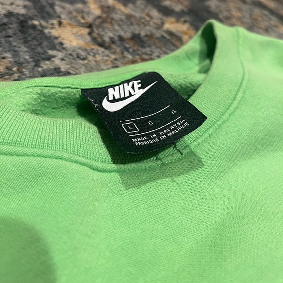 Green Nike Crewneck - Picture 2 of 3